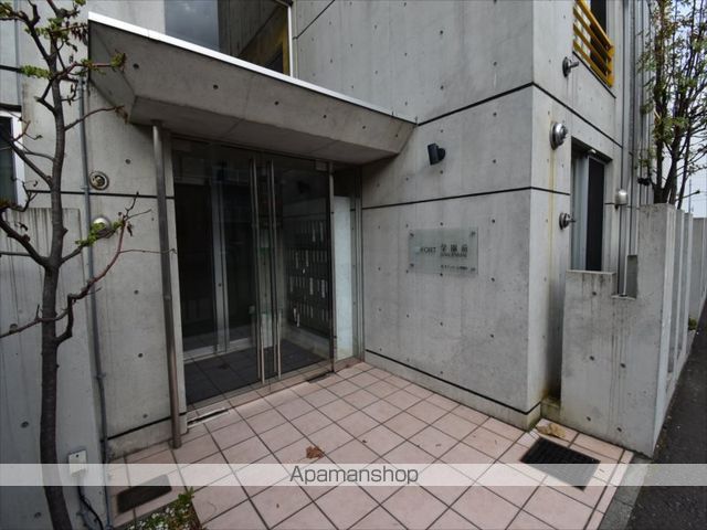 ファインブルーム学園前の玄関写真
