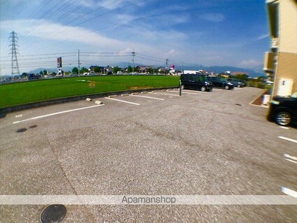 メルベーユ川崎[1LDK/47.66m2]の駐車場4