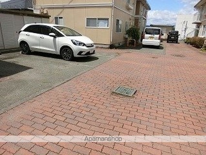 グランドメゾンアネックスＡ[4K/64m2]の駐車場