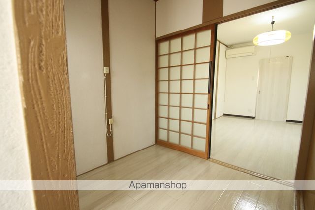 島江町2-2-8の内装写真