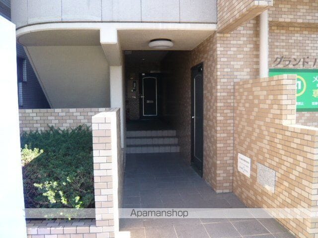 グランドハイネス御成の玄関写真