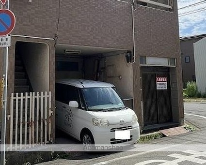 楠上ハウス[2K/38.3m2]の駐車場