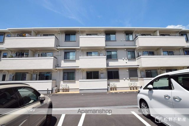 MITSUI CREST COURTの外観写真