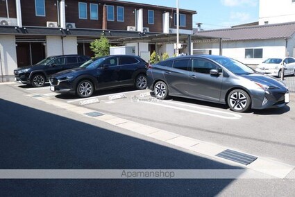 メゾン　ド　リブレ[1K/35m2]の駐車場