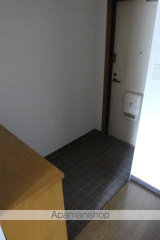 エスト味美 南館の玄関写真