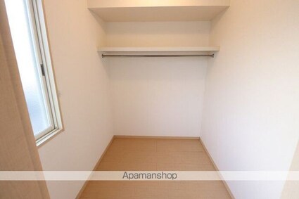 ＲＯＹＡＬ　ＧＡＲＤＥＮ　ＣＡＳＡＨＡＲＡ[2LDK/67.53m2]の収納