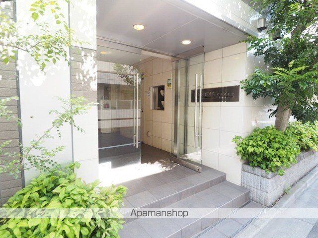 レジディア調布の玄関写真