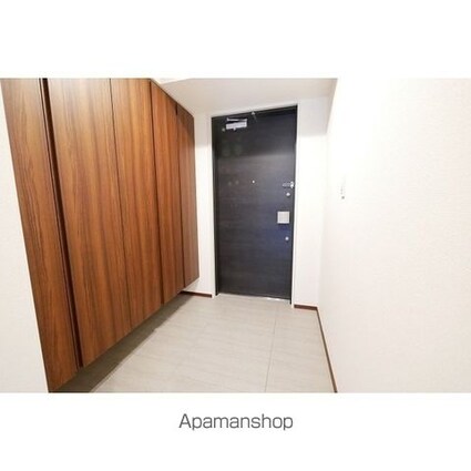 コンフォリア新宿イーストサイドタワー[1R/43.07m2]の玄関