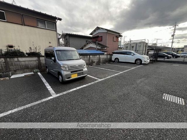 レオパレスプレシア[1K/19.87m2]の駐車場1