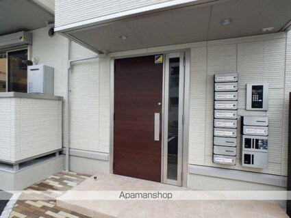 ラ・ルーチェ[1R/33.52m2]のエントランス2