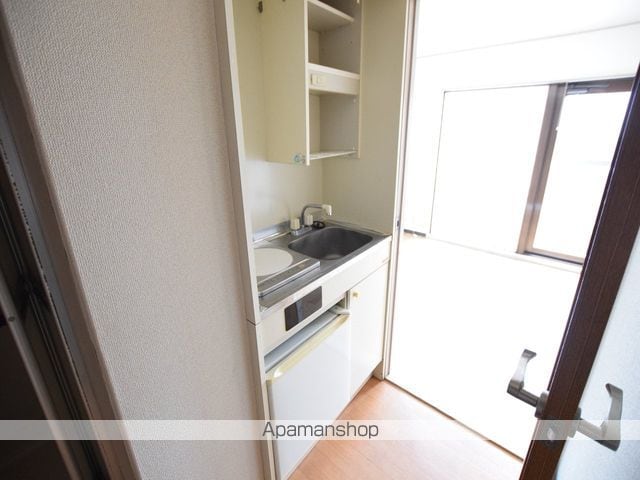 ロイヤルハイツ中川の内装写真