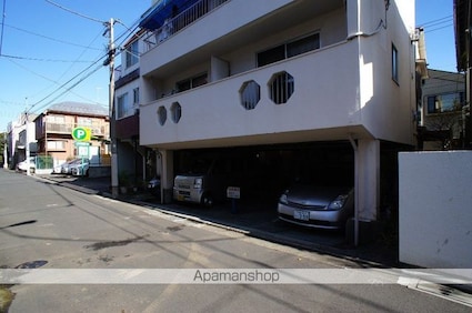 東京都新宿区信濃町[1K/18m2]の外観3