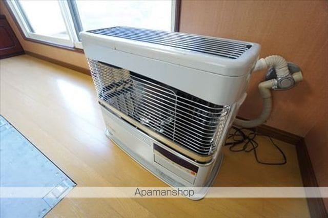 根本宅貸家の内装写真