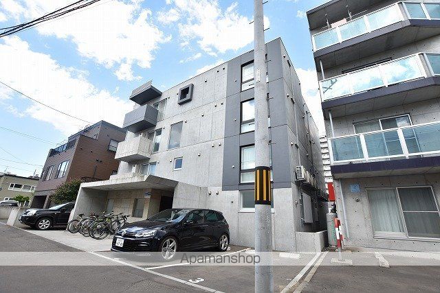 ラヴェーラ円山鳥居前の外観写真