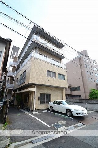 鳴戸ビルの外観写真