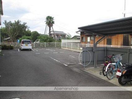 インフィニティ・フォレスト[2LDK/55.81m2]の駐車場2