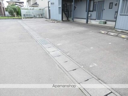 ドメーヌ・ドＡ[2LDK/47.54m2]の駐車場2