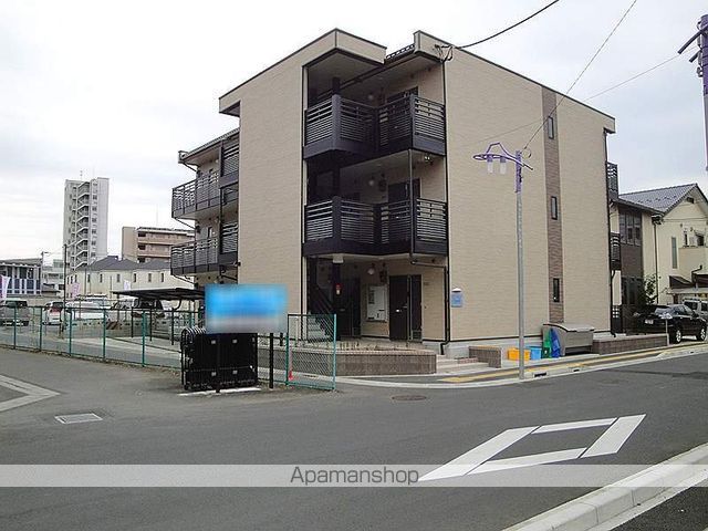 レオネクストつるせ壱番館の玄関写真