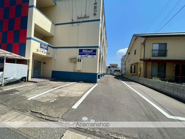 コーポたつやの玄関写真