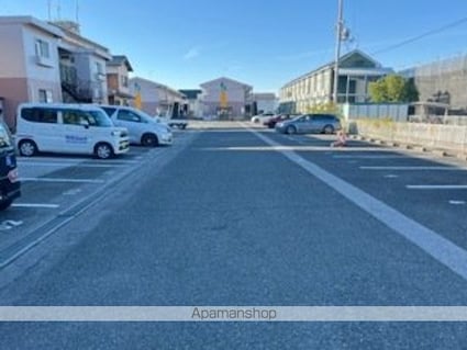 ヴィラハピネス[3DK/54.85m2]の駐車場
