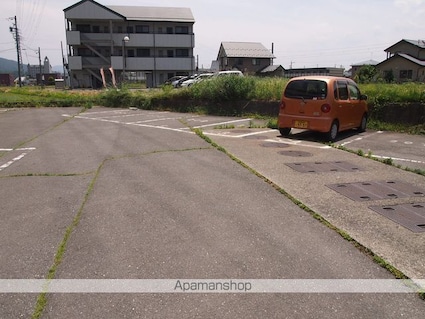 メゾンふじ[2DK/38.8m2]の駐車場4