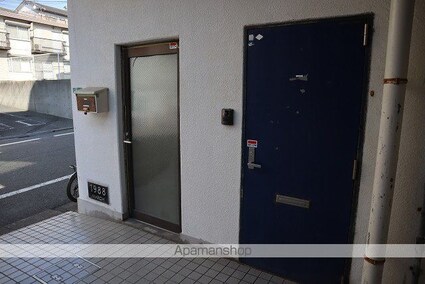 ロイヤルステイ[1R/22.06m2]のエントランス1