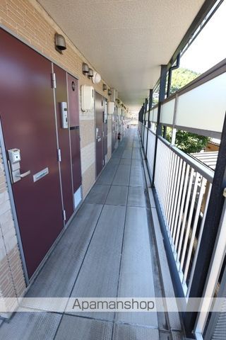 レオパレスサユーレ岩国の玄関写真