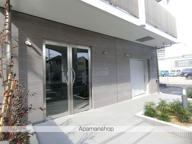 ART RESIDENCE IN KASHIWA−NO−HAの玄関写真
