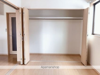 ミトラヒルズⅥ[2LDK/72m2]の収納