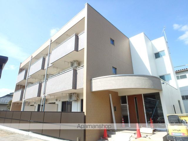 篠ノ井線 松本駅 徒歩25分 3階建 築12年の外観写真