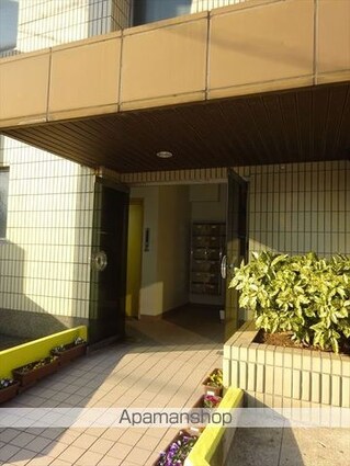 和歌山県和歌山市本町９丁目[2DK/45.72m2]のエントランス