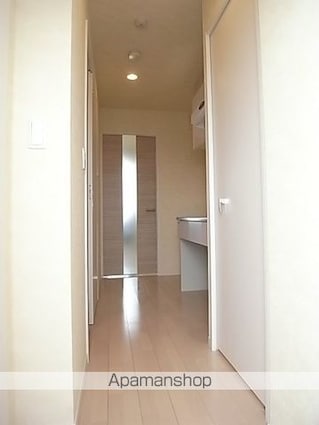 ラ・ヴィ・アン・ローズ[1K/23.17m2]の玄関