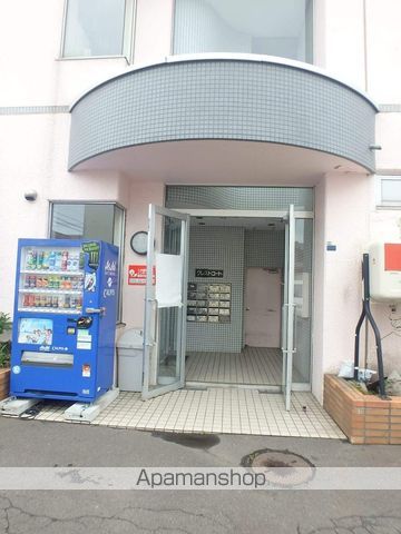クレストコートの玄関写真