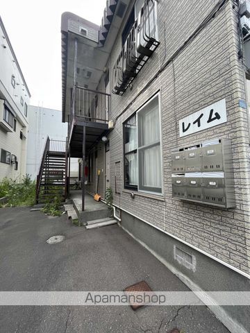 札幌市東西線 大谷地駅 徒歩8分 2階建 築43年の玄関写真