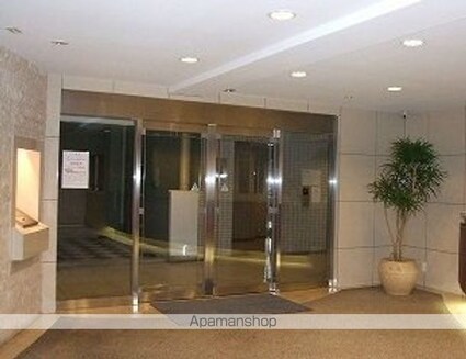 カスタリア新宿御苑[1R/33.57m2]のエントランス