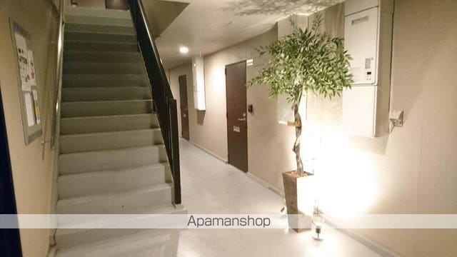 パレ・フローレンスAの玄関写真
