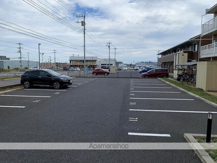 レオネクストうめの木[1R/33.12m2]の駐車場