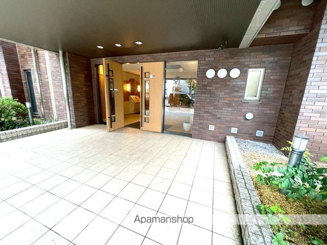 ポレスターアーバンシティ広島の玄関写真