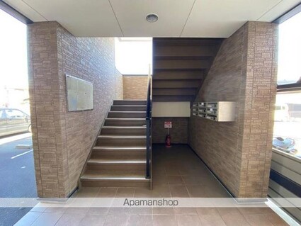 フォブールつるうち[2LDK/59.28m2]のエントランス