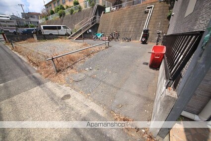 アンティーブ[1K/17.55m2]の駐車場