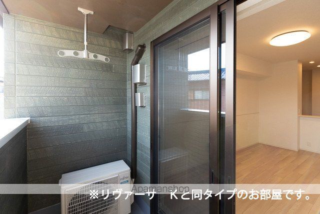 シャン・ド・フルールIIの内装写真
