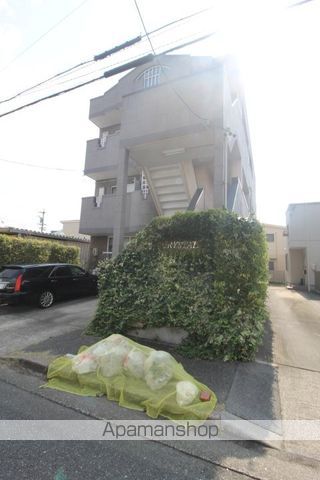 クリスタルシャトーの外観写真