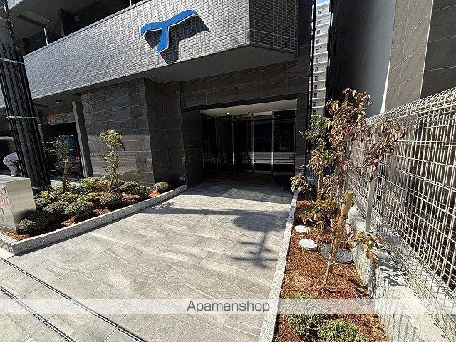 セレニテ新大阪グランデ ミリューの玄関写真