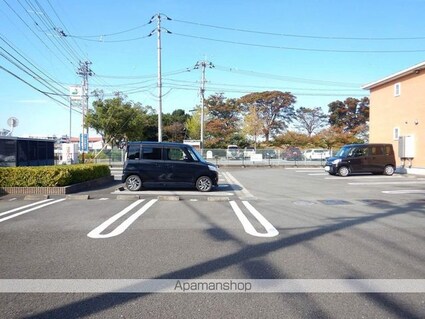 サンモリッツ　Ｃ[2LDK/62.45m2]の駐車場2