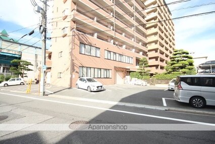 パティオ朋来居[1DK/30m2]の駐車場