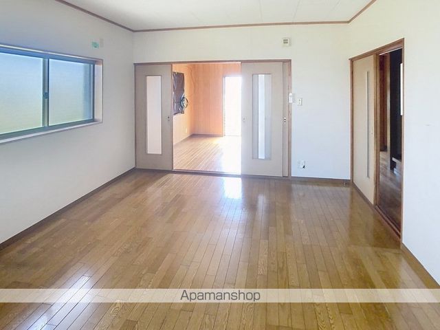 目比町東瀬古戸建ての内装写真