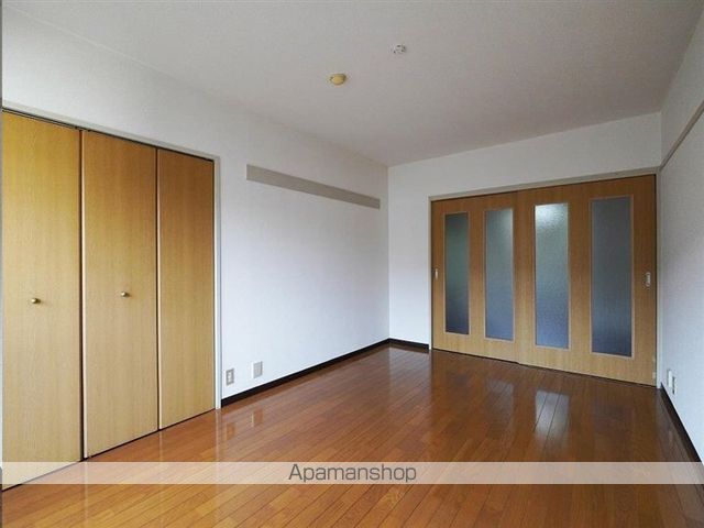 アーバンハイツ福住IIIの内装写真