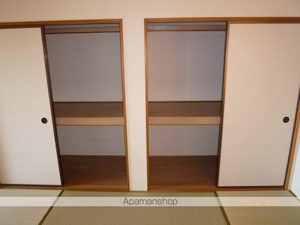 ファミール林[2LDK/52.09m2]の収納