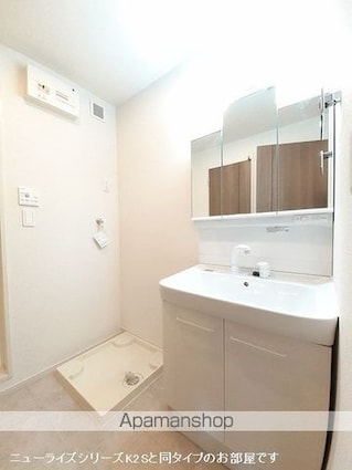 ロッソ・コルサ　Ⅰ[1LDK/50.01m2]の洗面所