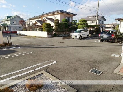 モン　キャステール[1LDK/37.13m2]の駐車場1